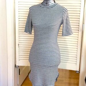 Tres Bien USA Striped Sweater Dress Poly blend L.